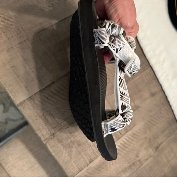 Teva Sandals. Size 10. Worn once. - Picture 4 of 4